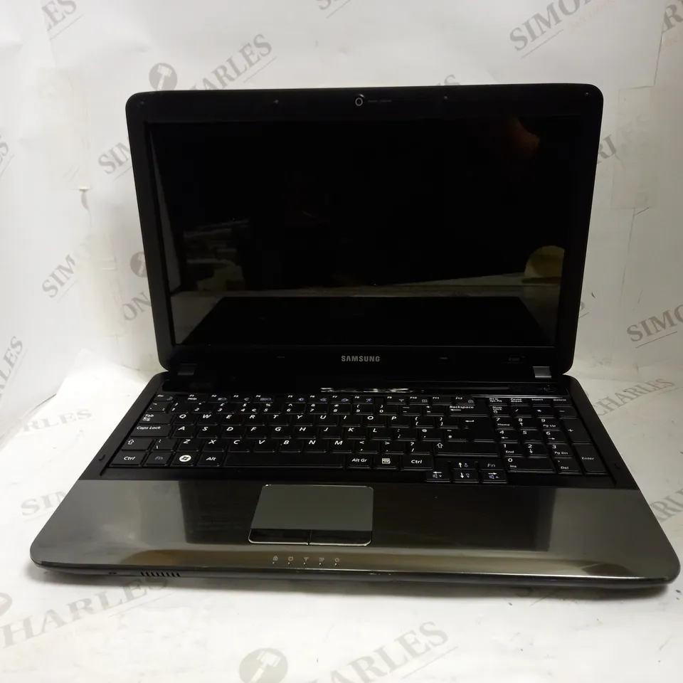 SAMSUNG R540 LAPTOP