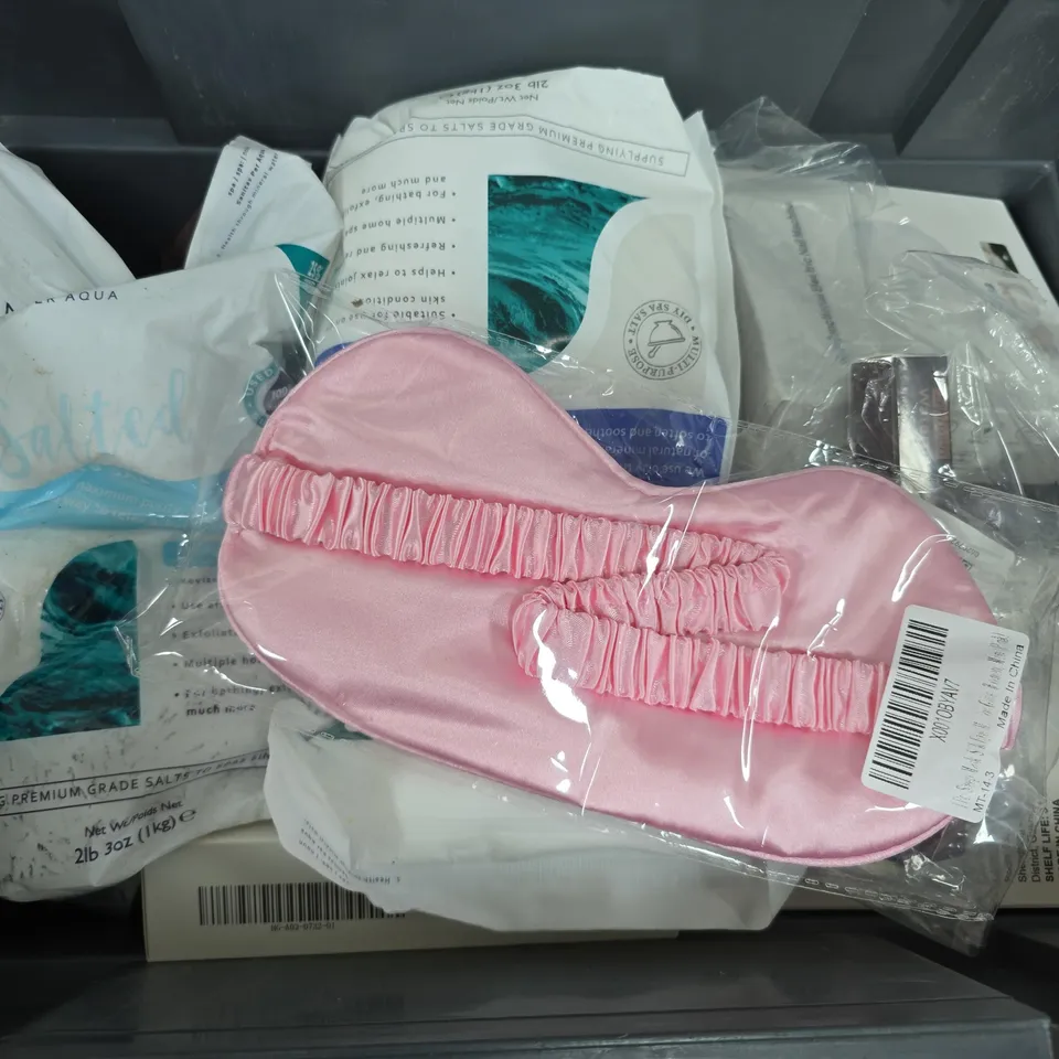 APPROXIMATELY 15 ASSORTED HEALTH & BEAUTY PRODUCTS TO INCLUDE SEAMAGIK DEAD SEA SPA SALTS, HOEGOA CLEANSE AND NOURISH SHAMPOO, HYDROXYAPATITE TOOTHPASTE, ETC