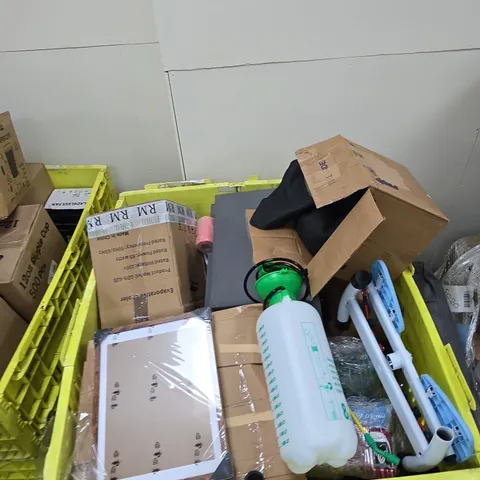 PALLET OF A LARGE AMOUNT OF ASSORTED ITEMS TO INCLUDE: HAND PRESSURE SPRAYER AND PHOTO FRAMES