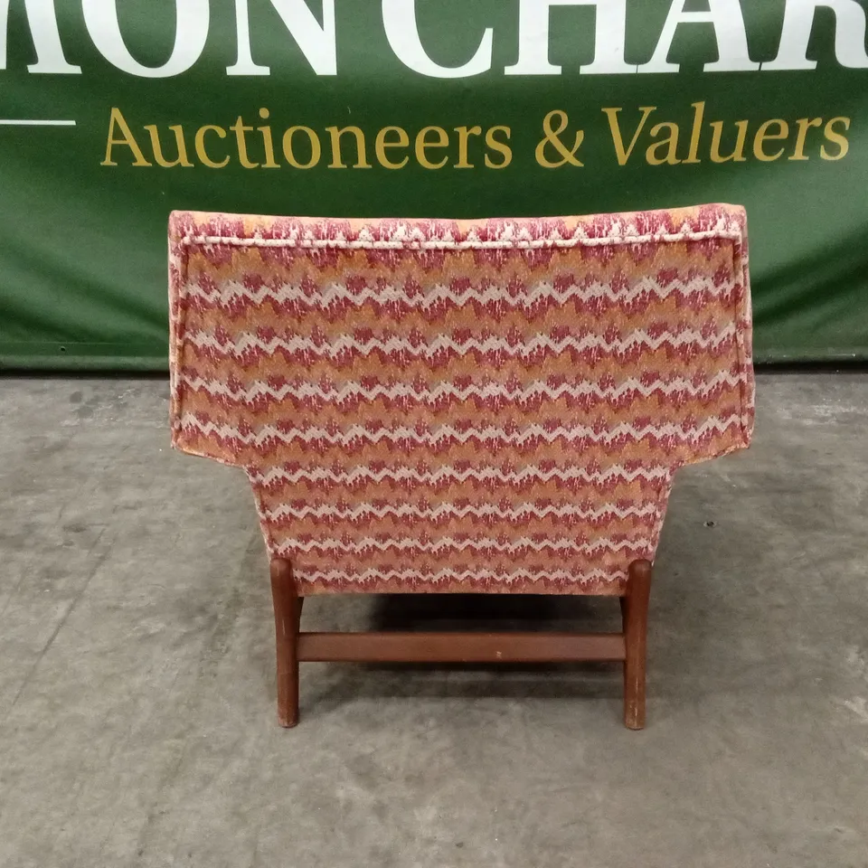 QUALITY DESIGNER RETRO STYLE FABRIC ACCENT CHAIR