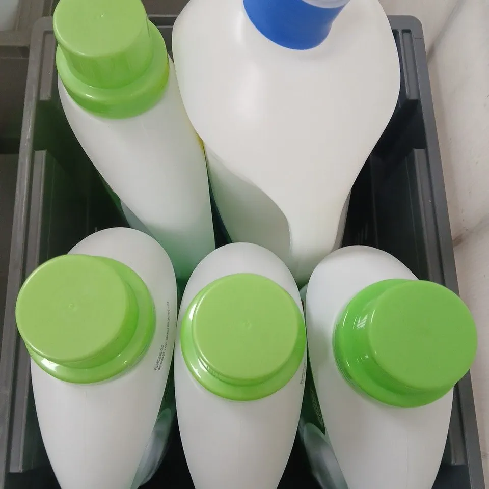 APPROXIMATELY 5 ASSORTED LARGE LIQUIDS TO INCLUDE LENOR OCEAN MIST, BIOGICAL ALOR LAUNDRY LIQUID - COLLECTION ONLY
