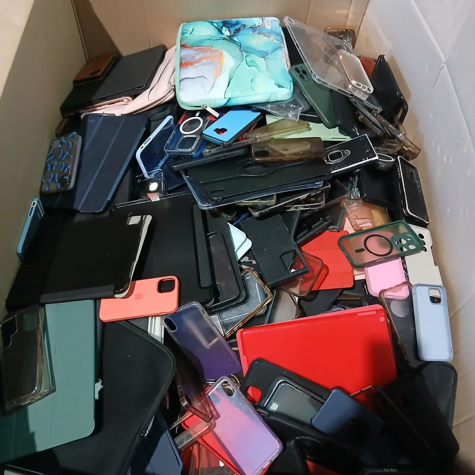 PALLET CONSISTING OF A LARGE QUANTITY OF ASSORTED ELECTRICAL ACCESSORIES 