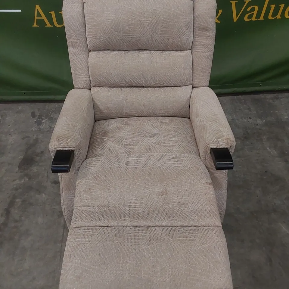 FREUDBERG ELECTRIC LIFT ASSIST RECLINER 