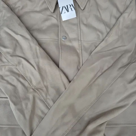 ZARA LONG SLEEVE COAT IN BEIGE SIZE MEDIUM