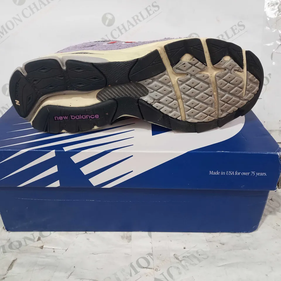 BOXED PAIR OF NEW BALANCE SHOES IN LILAC UK SIZE 9