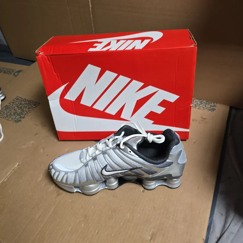 NIKE SHOX MEN’S RUNNING SHOES – GREY/SILVER - UK SIZE 9