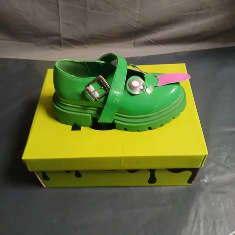 KOI KIDZ GREEN CARTOON-FACE PLATFORM SHOES WITH BUCKLE STRAP SIZE EU 39
