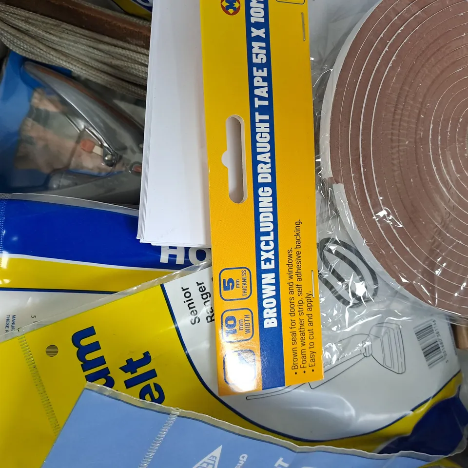 APPROXIMATELY 12 ASSORTED HOUSEHOLD ITEMS TO INCLUDE WINDOW INSULATION KIT, WATER BOTTLE, ETC