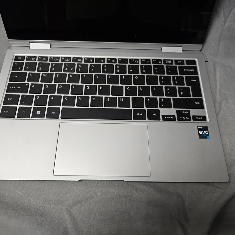 SAMSUNG NOTEBOOK 9 NP930QED LAPTOP – SILVER, INTEL EVO, AKG SOUND