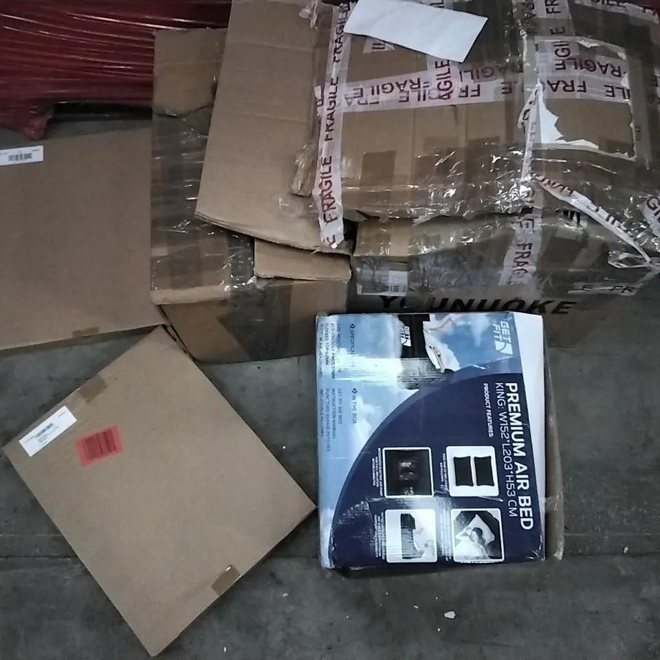 PALLET OF ASSORTED ITEMS STORMIC TOILET SEAT, M DESIGN WIRE BASKET, STAND FAN, GETFIT PREMIUM KING AIR BED, BILL AND TED BOGUS JOURNEY POSTER, WEEKLY HAPPY WALL ART DECORATION