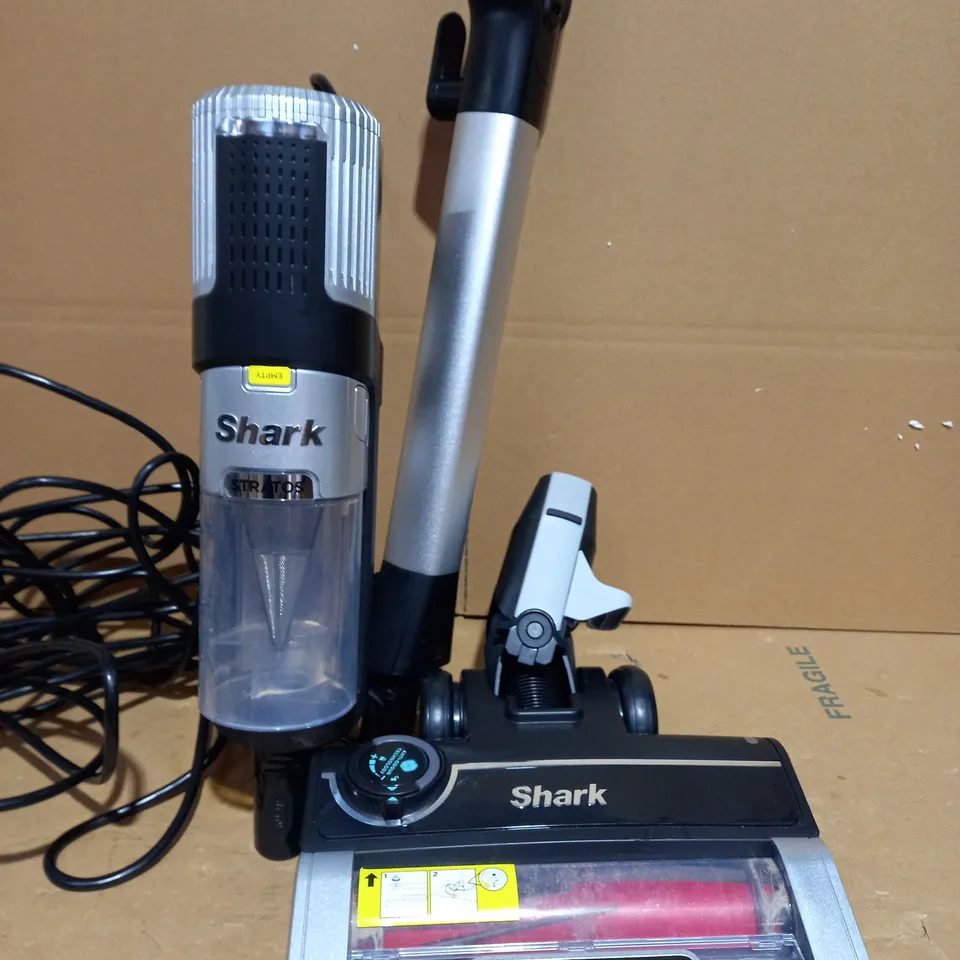 SHARK STRATOS ANTI HAIR WRAP PET PRO VACUUM CLEANER