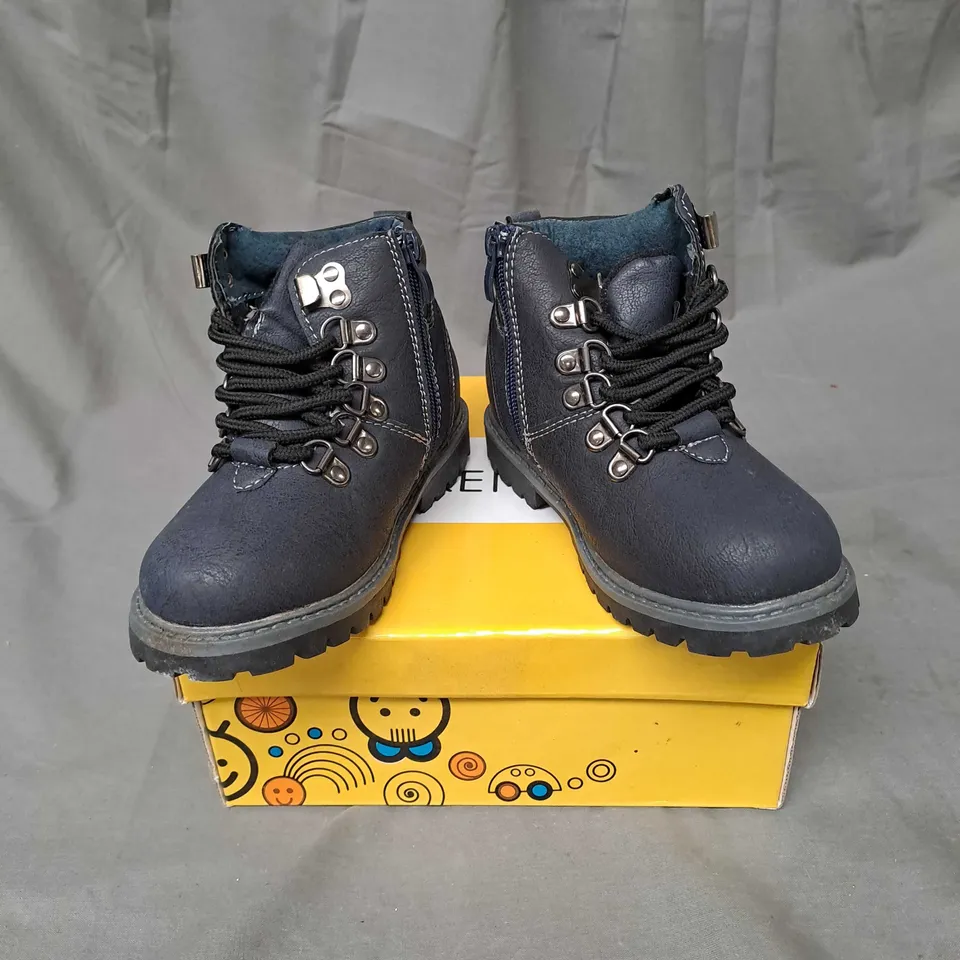 BOX OF APPROXIMATELY 12 PAIRS OF KENKA KIDS BOOTS IN NAVY - VARIOUS SIZES