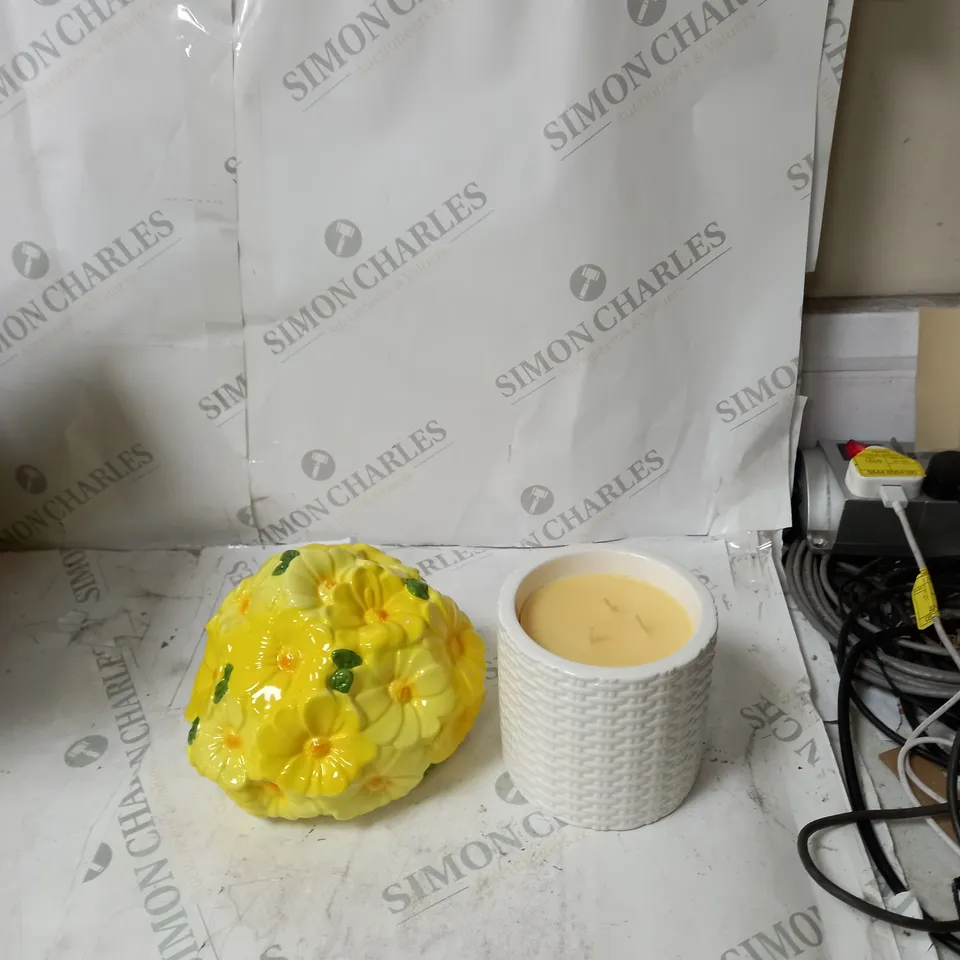 BOXED HOMEWORX BY SLATKIN & CO. FLOWER POT CERAMIC CANDLE