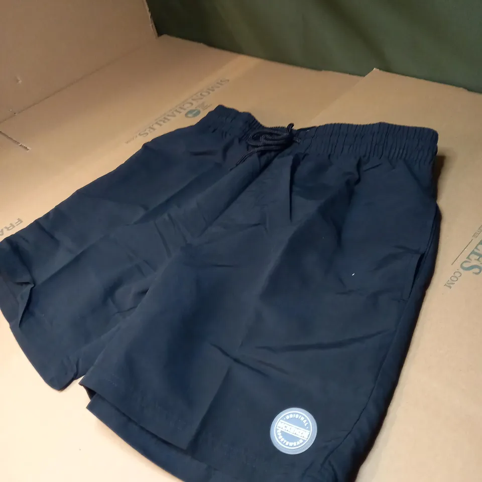MENS MCKENZIE SHORTS SIZE M
