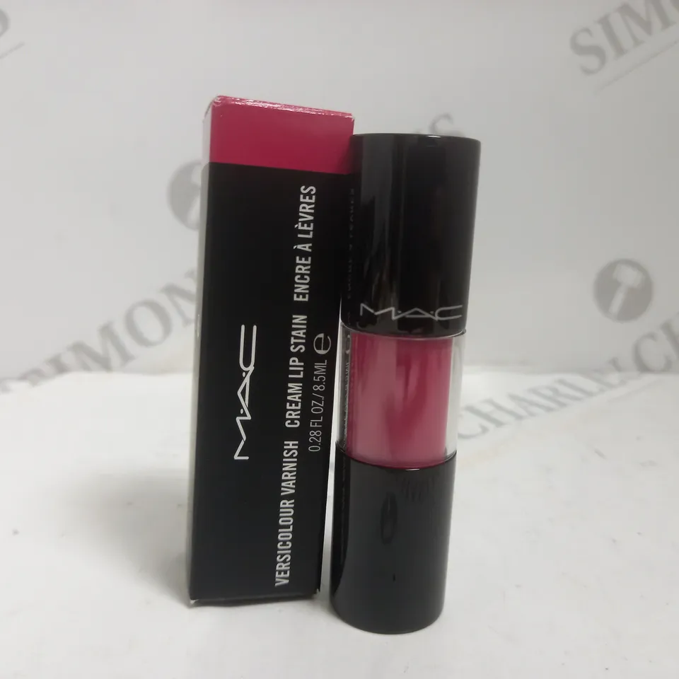 BOXED MAC COSMETICS VERSICOLOUR VARNISH CREAM LIP STAIN #108 VARNISHLY RED