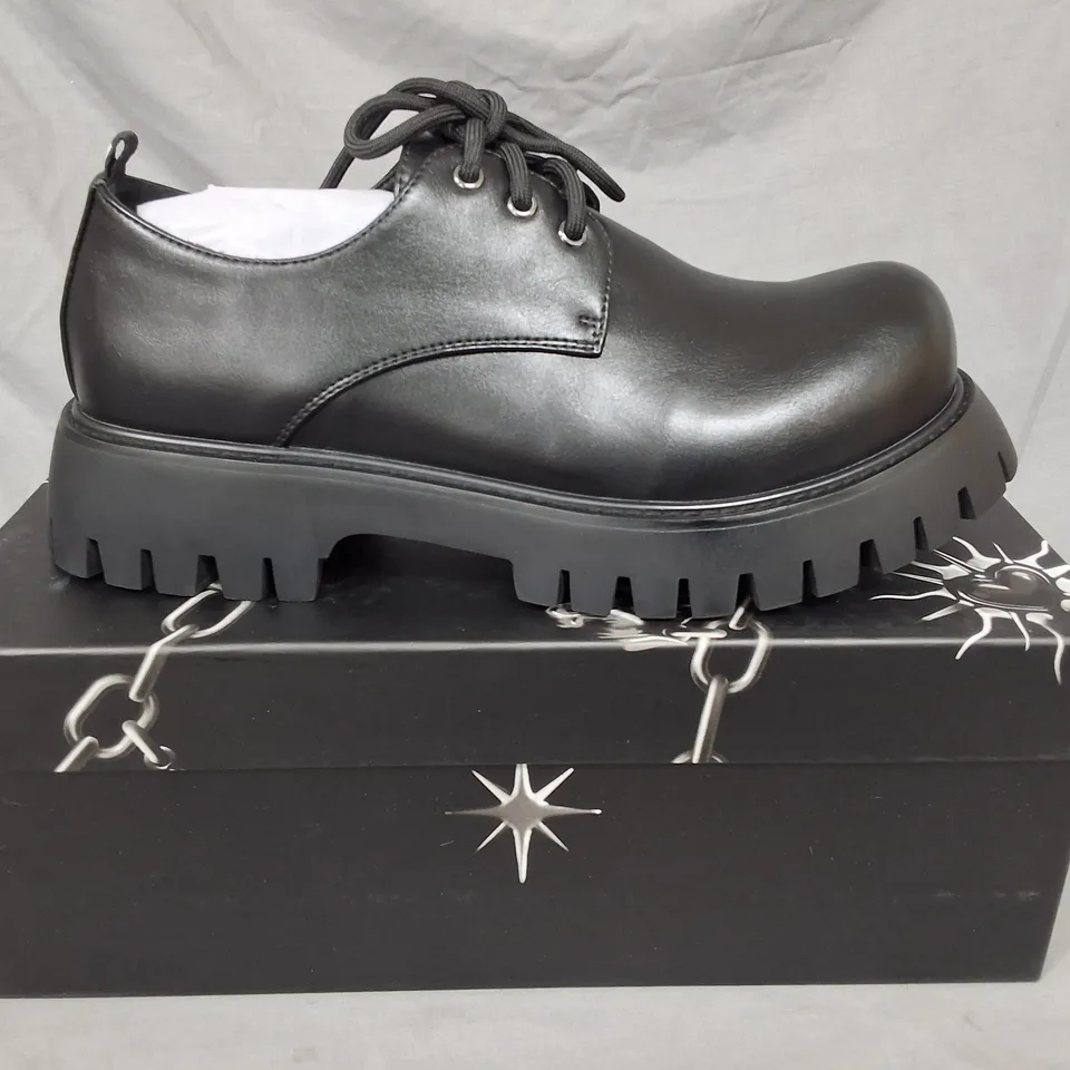 BOXED KOI DEACONS OF THE DEEP BLACK SHOES - UK 7