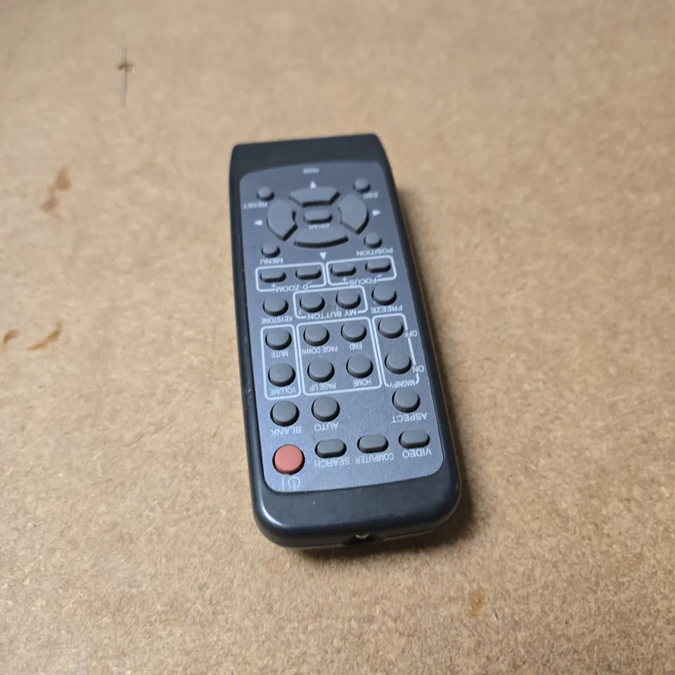 APPROXIMATELY 9 PROJECTOR REMOTES
