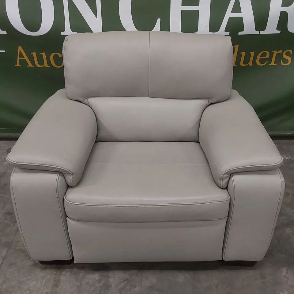 QUALITY DESIGNER ITALIAN MADE GRADO LEATHER UPHOLSTERED ELECTRIC RECLINER CHAIR
