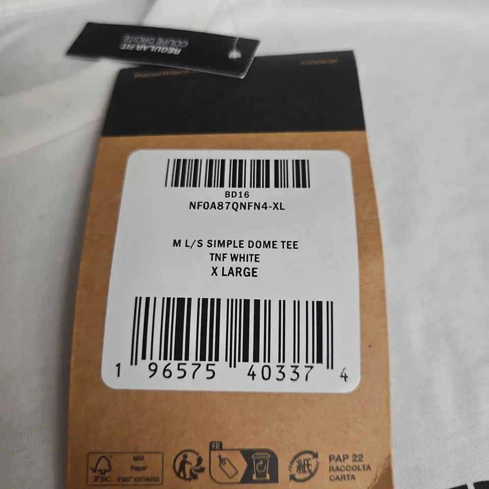 THE NORTH FACE SIMPLE DOME TEE – WHITE – XL