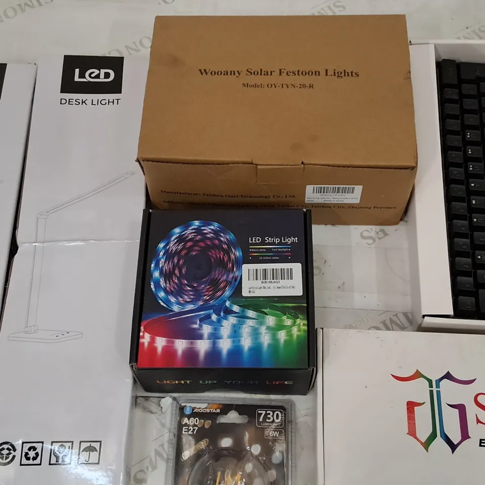 LOT OF 16 ASSORTED ITEMS TO INCLUDE WIRED KEYBOARDS, LED DESK LIGHTS AND LED STRIP LIGHTS