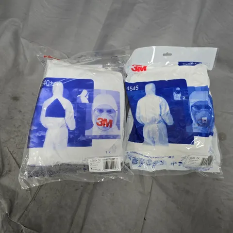 APPROXIMATELY 18 ASSORTED 3M COVERALLS IN WHITE IN VARIOUS SIZES