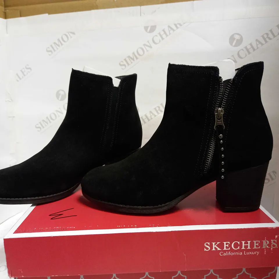 SKECHERS TAXI ZIPPER BOOTIES UK SIZE 6