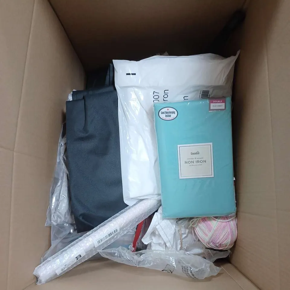 APPROXIMATELY 15 HOUSEHOLD ITEMS TO INCLUDE BEDDING, DOG HARNESS AND KITCHEN WARE