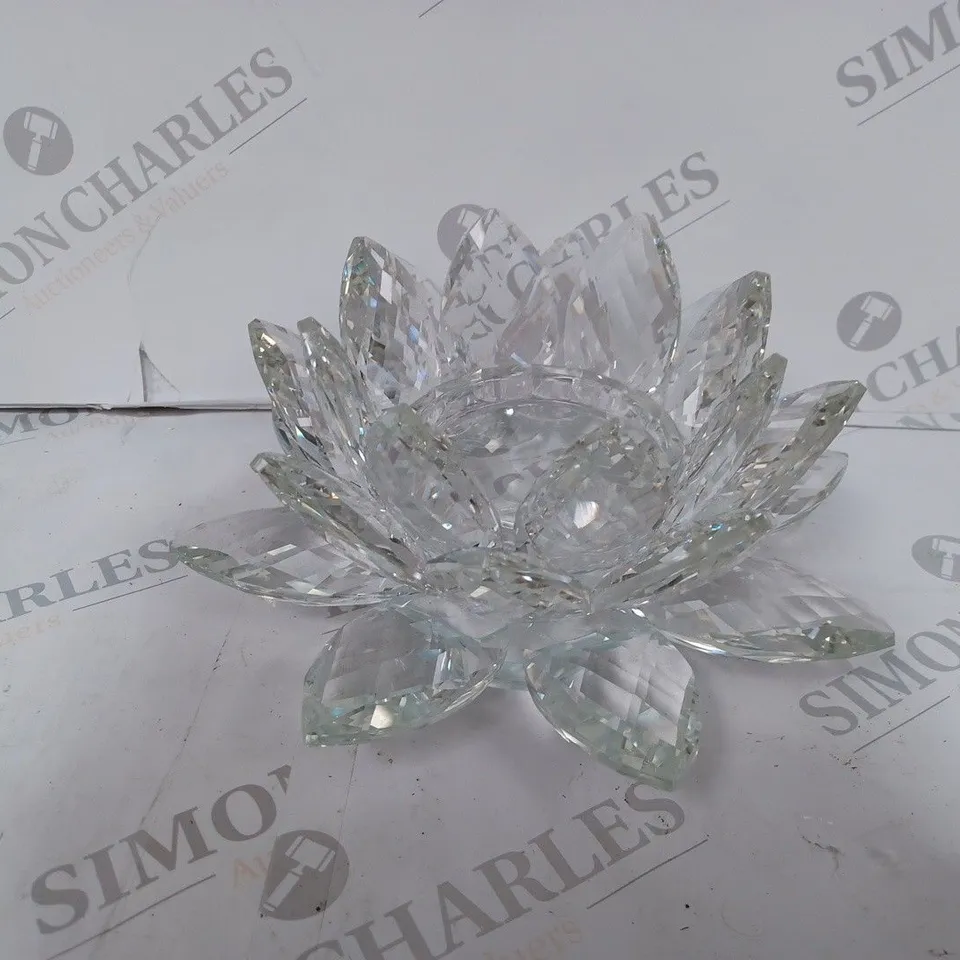 JULIAN MCDONALD LOTUS CANDLE HOLDER - CLEAR