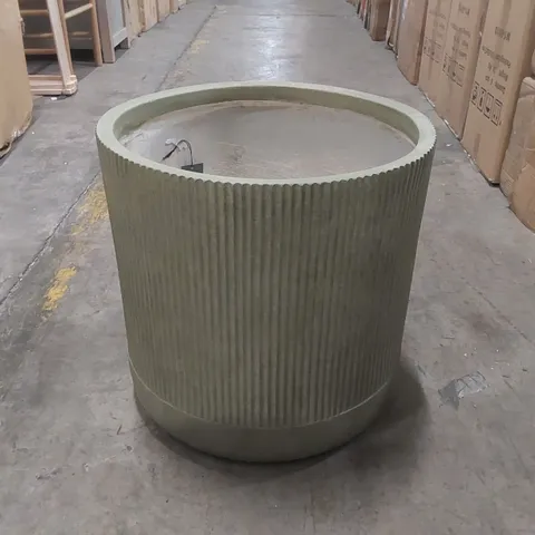 LARGE CUTSDEAN PLANTER