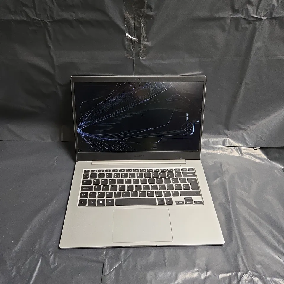 SAMSUNG NP345XNA LAPTOP