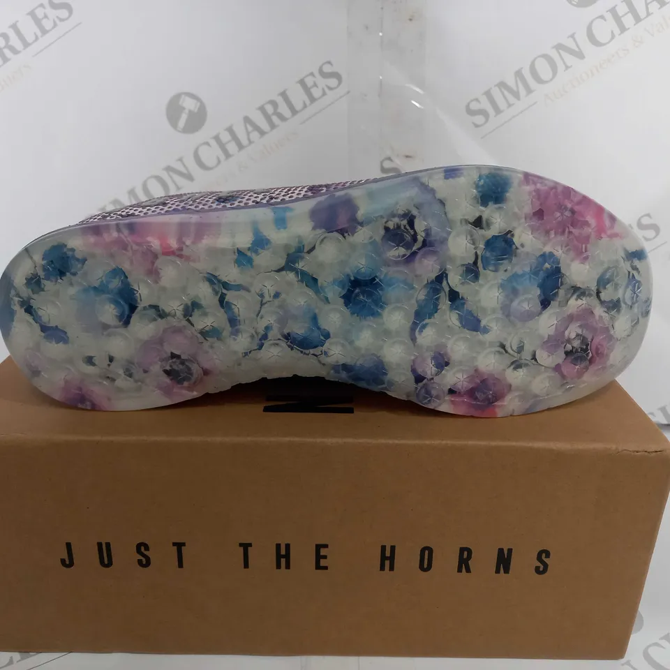 BOXED NO BULL SF TRAINER LOW - UK 4.5