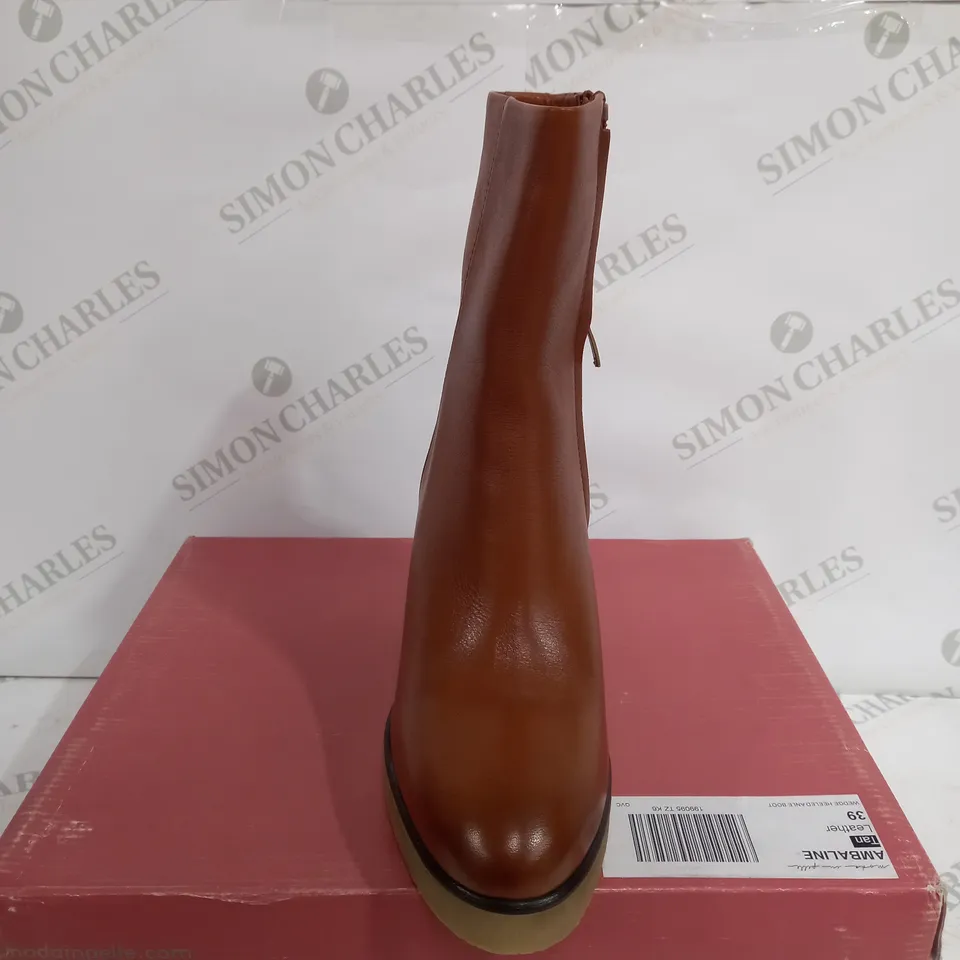 BOXED MODA IN PELLE AMBALINE TAN LEATHER BOOTS - SIZE 6