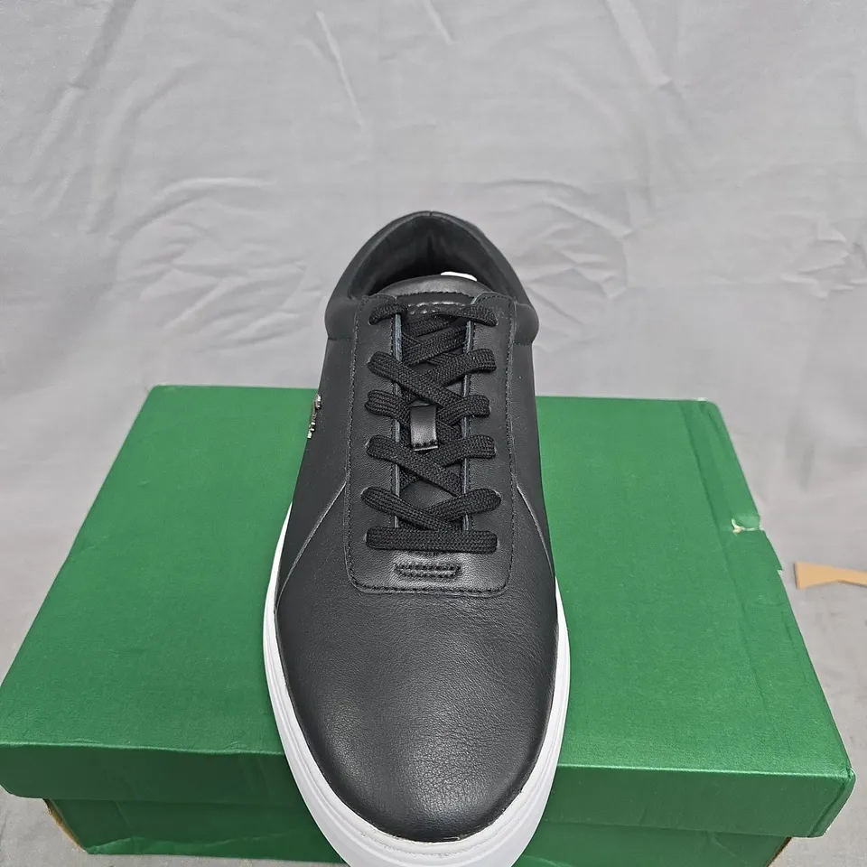BOXED PAIR OF LACOSTE COURT SET LEATHER TRAINERS - UK SIZE 9