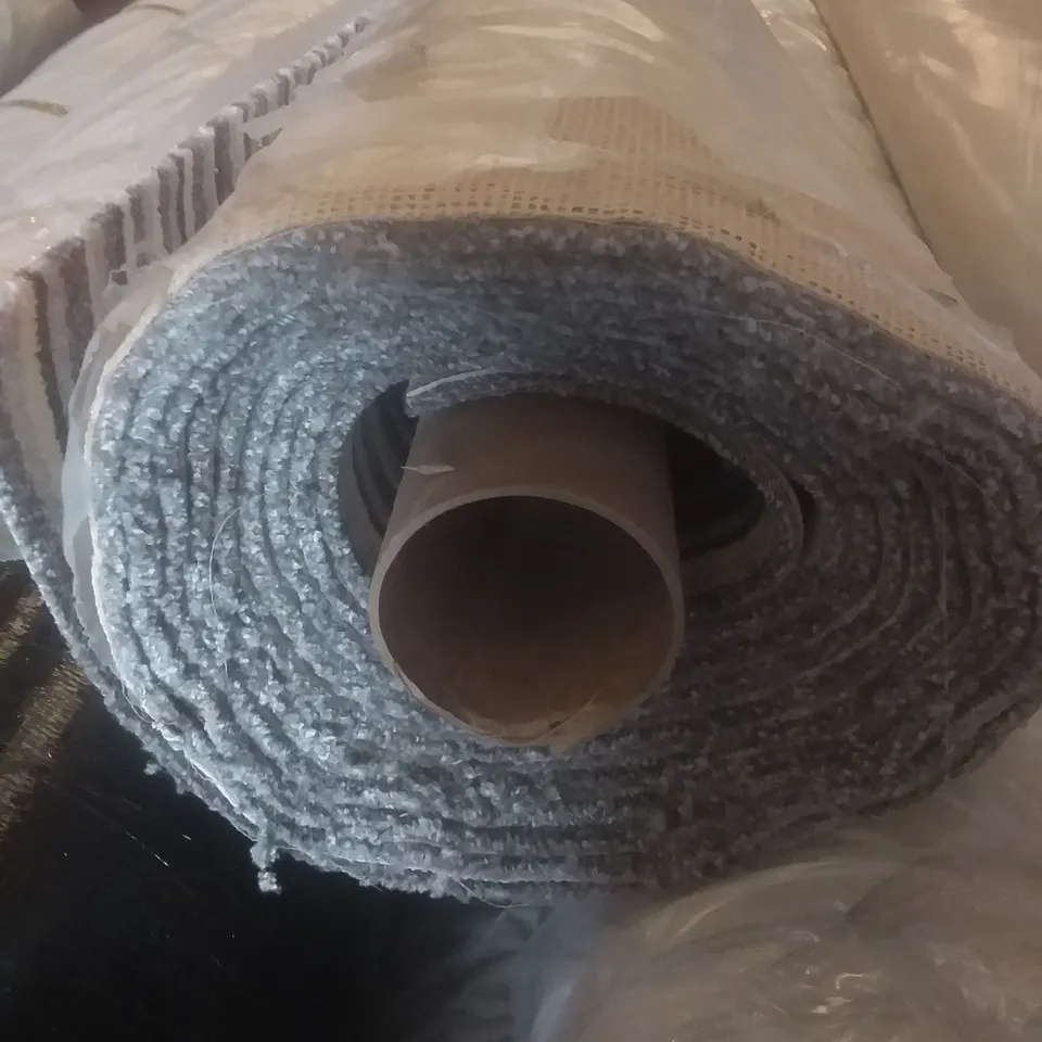 ROLL OF QUALITY GALA UT CARPET APPROXIMATELY 4X7.8M