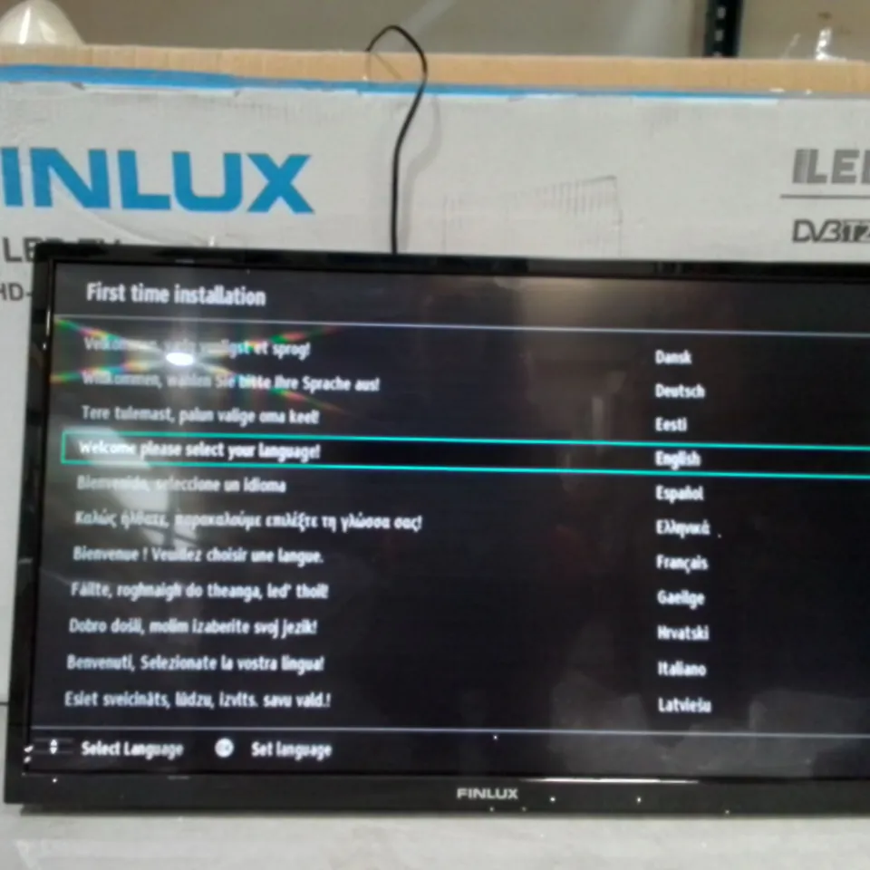 BOXED FINLUX 32-FHD-4220 32" HD READY LED TV FREEVIEW HD USB RECORD BLACK