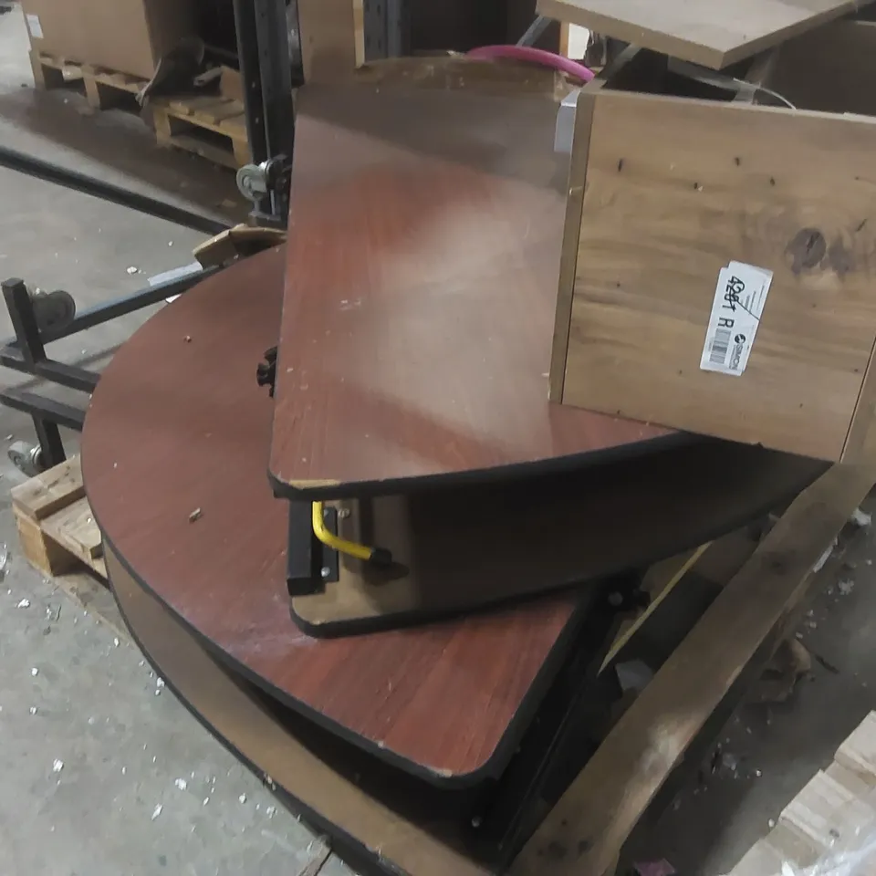 PALLET CONTAINING ASSORTED FURNITURE PARTS