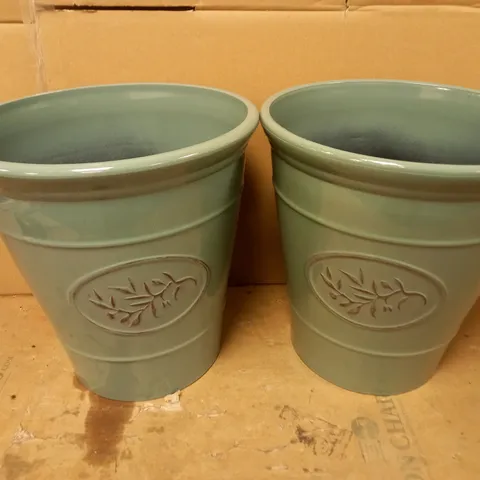 PAIR OF OLIVE GREEN 30CM PLASTIC PLANTERS