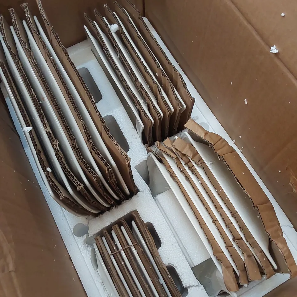 BOXED WAUKEENAH 30 PIECE DINNERWARE SET (1 BOX)