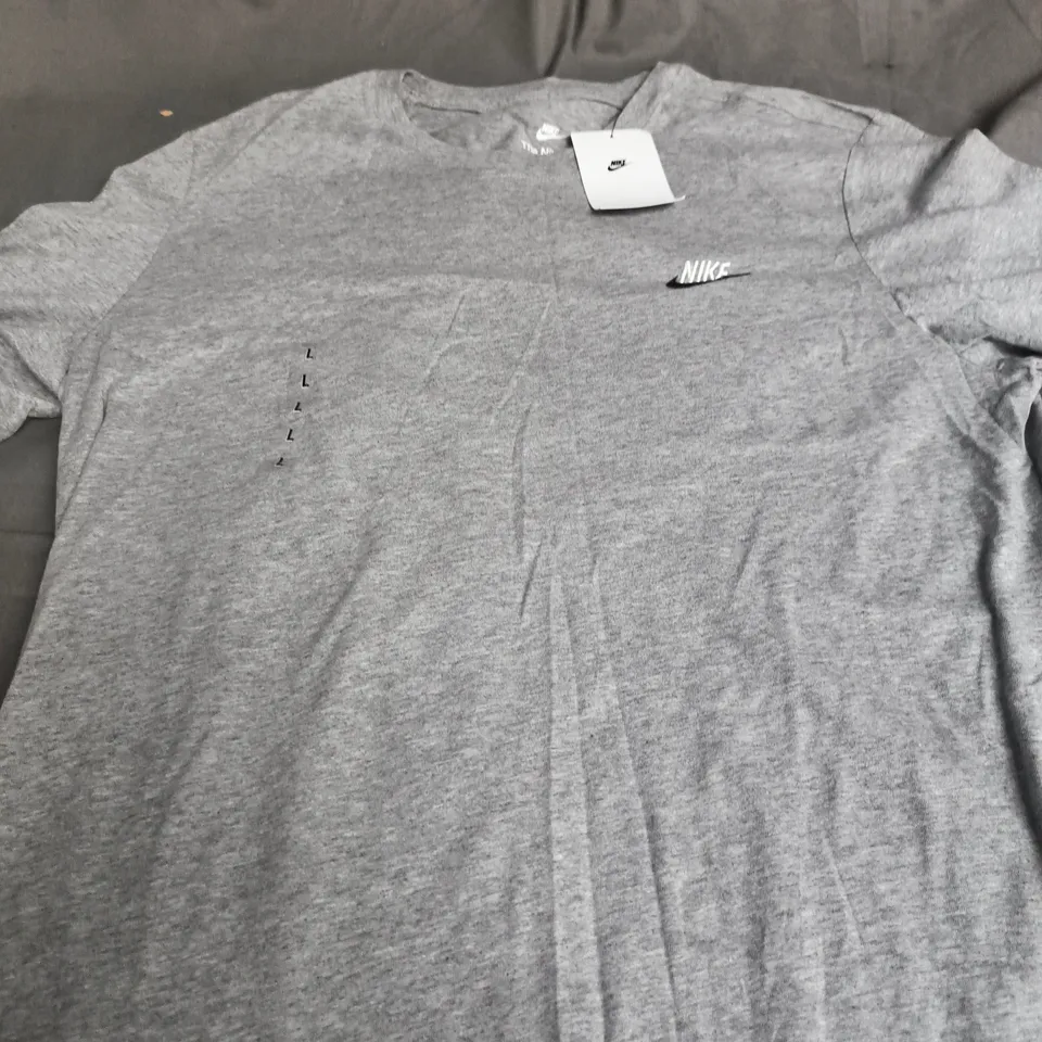 NIKE LOGO CASUAL TEE  -LARGE 