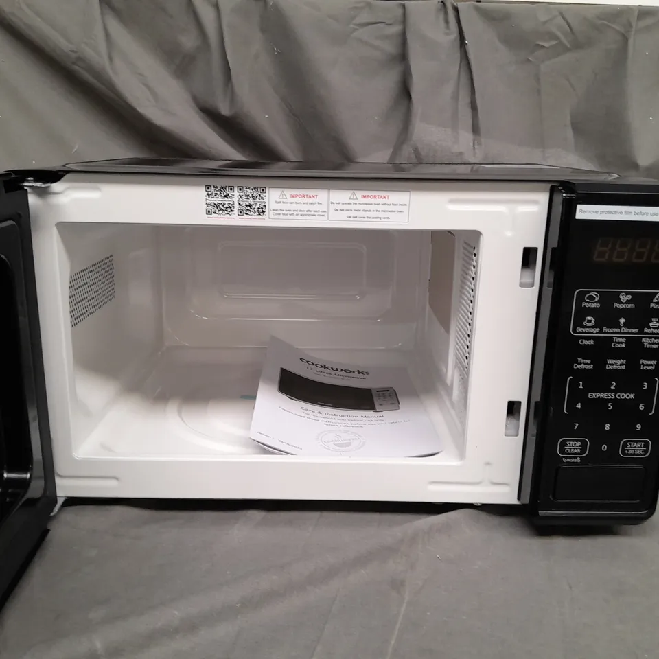 COOKWORKS 700W BLACK MICROWAVE