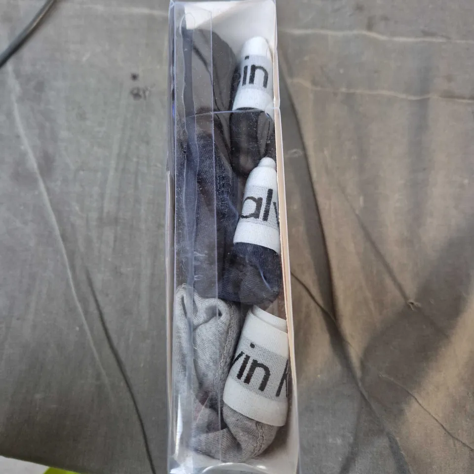 CALVIN KLEIN COTTON STRETCH 3 LOW RISE TRUNKS – SIZE UK 32-34 (M)