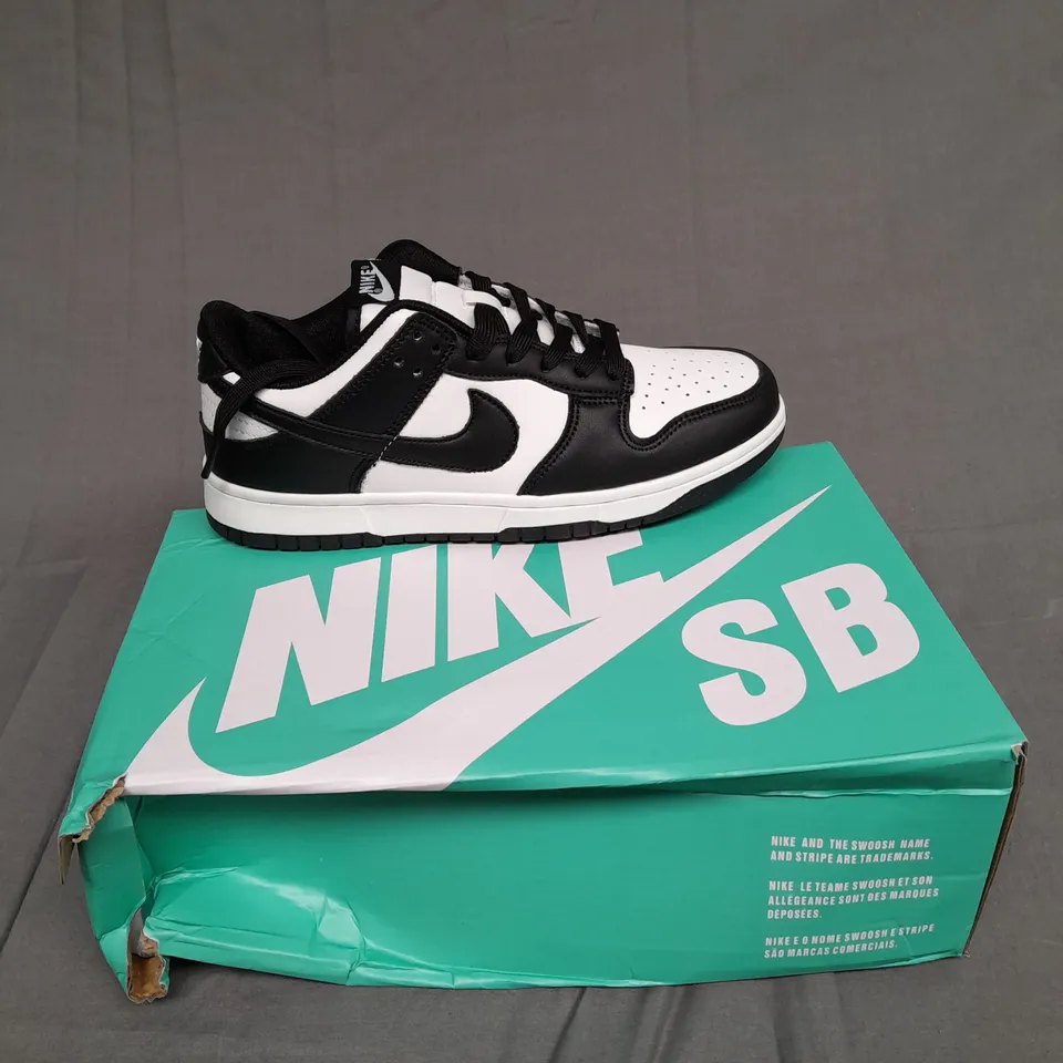 BOXED PAIR OF NIKE PANDA DUNK LOWS SIZE 5.5
