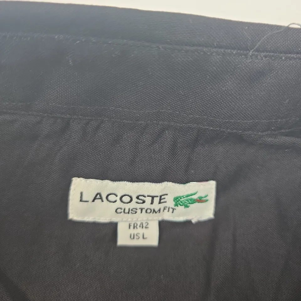 LACOSTE CUSTOM FIT SHIRT – MEN'S UK L (US L, FR42)