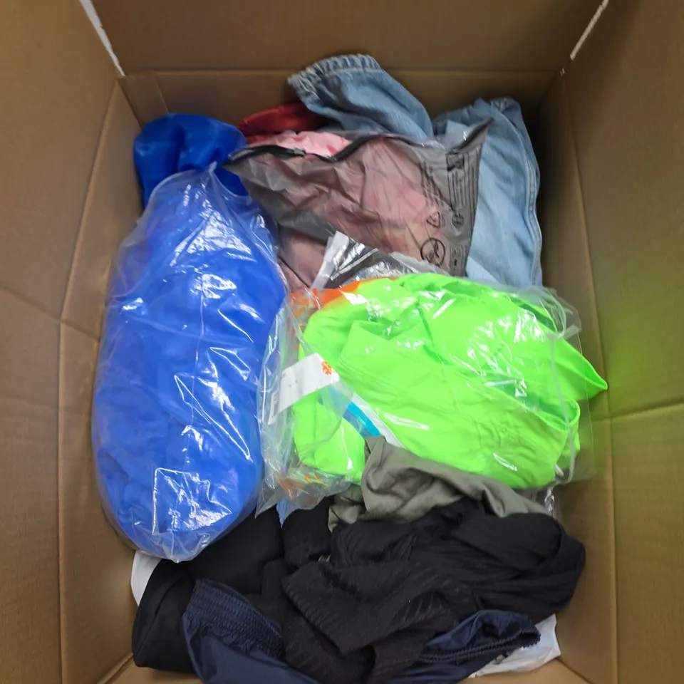 LARGE BOX OF APPROXIMATELY 20 ASSORTED CLOTHING ITEMS IN VARIOUS SIZES, STYLES AND COLOUR 
