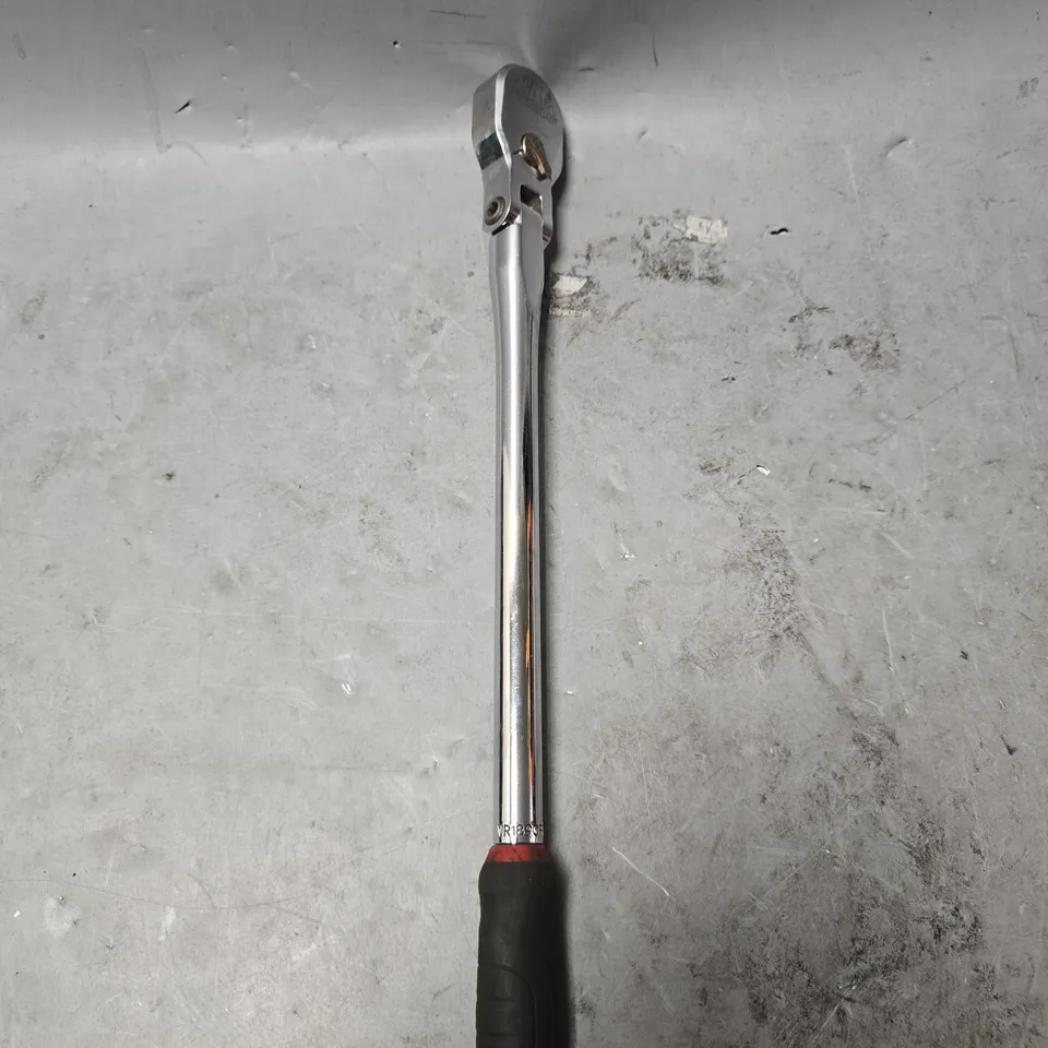 MAG TOOLS 1/2" DRIVE AXIS COMFORT-HANDLE FLEX-HEAD RATCHET - 18" VR1890FPA 