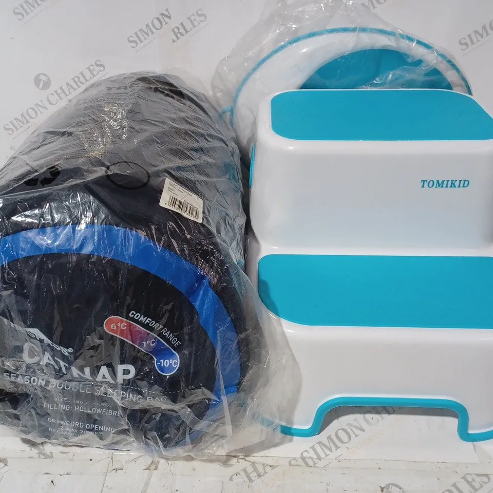 BOX OF APPROXIMATELY 5 ASSORTED HOUSEHOLD ITEMS TO INCLUDE TOMIKID STEP AND POTTY LID, CATNAP DOUBLE SLEEPING BAG, ETC