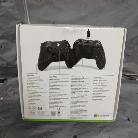 XBOX WIRELESS CONTROLLER WITH USB-C CABLE - CARBON BLACK