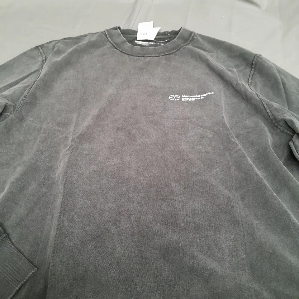 ABERCROMBIE & FITCH PREMIUM ESSENTAILS CROPPED LONG SLEEVE TOP - LARGE