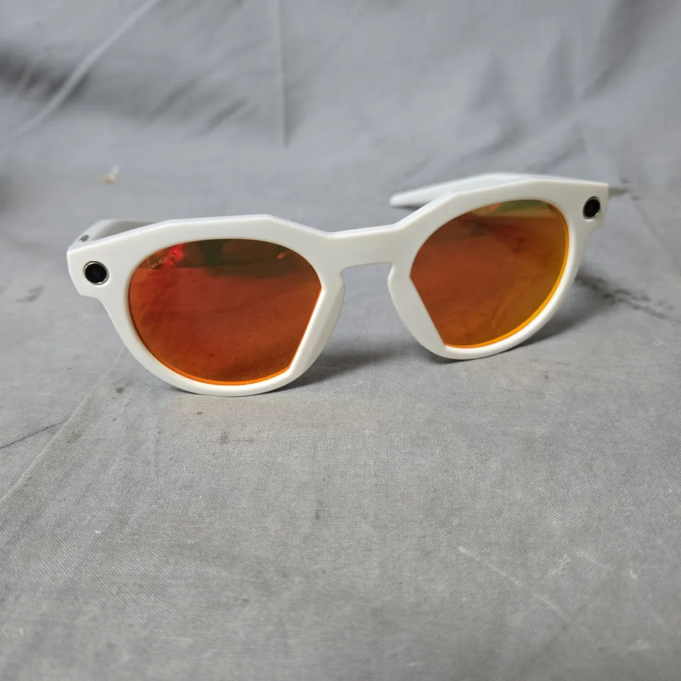 OAKLEY META HSTN - WITH META AI, AUDIO, PHOTO, VIDEO COMPATIBILITY - WARM GREY, PRIZM™ RUBY