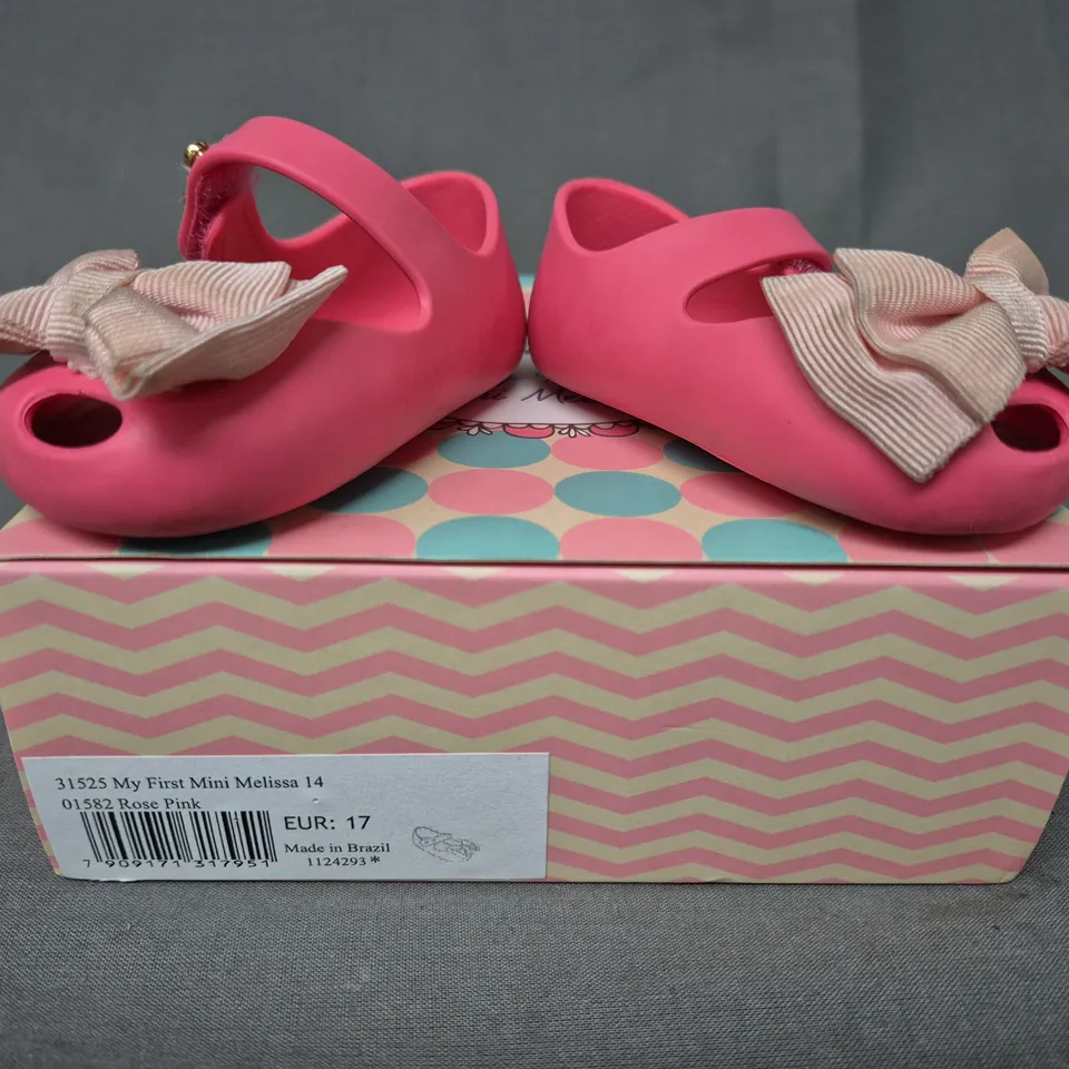 BOXED PAIR OF MY FIRST MINI MELISSA BABY SHOES IN PINK W. BOW DETAIL EU SIZE 17